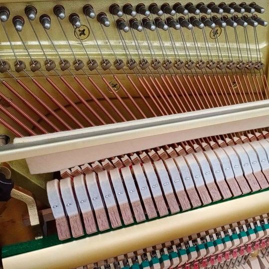 買二手鋼琴一定要知道的 7 個真相