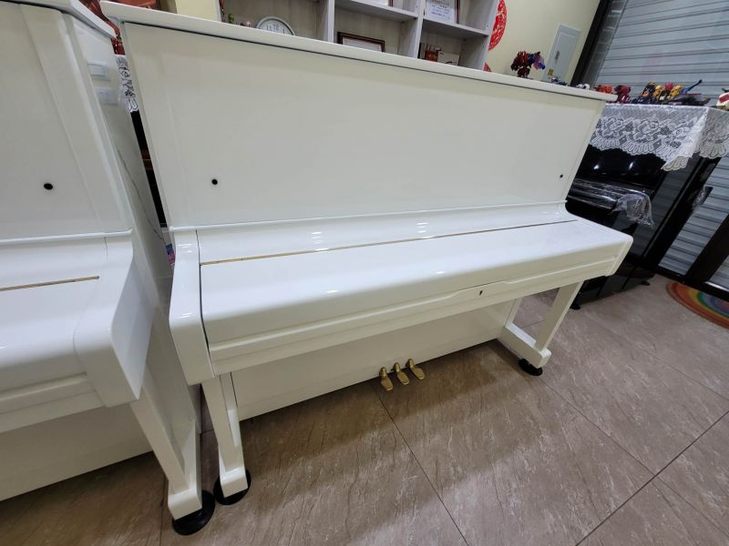  白色 U1 YAMAHA 二手鋼琴 製號:T8XXX 
